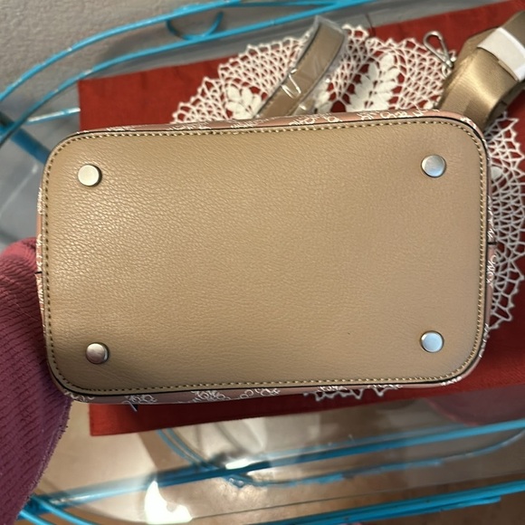 NWT French Connection Bucket Shoulder bag. Price firm - Picture 10 of 12